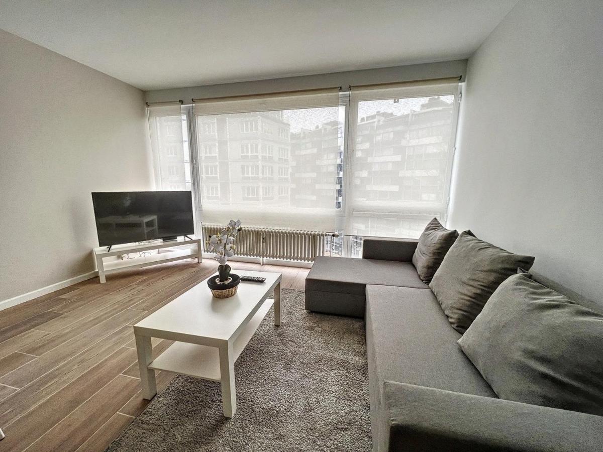 Tirou 5 Centre - Gare - Aeroport Apartment Charleroi Bagian luar foto