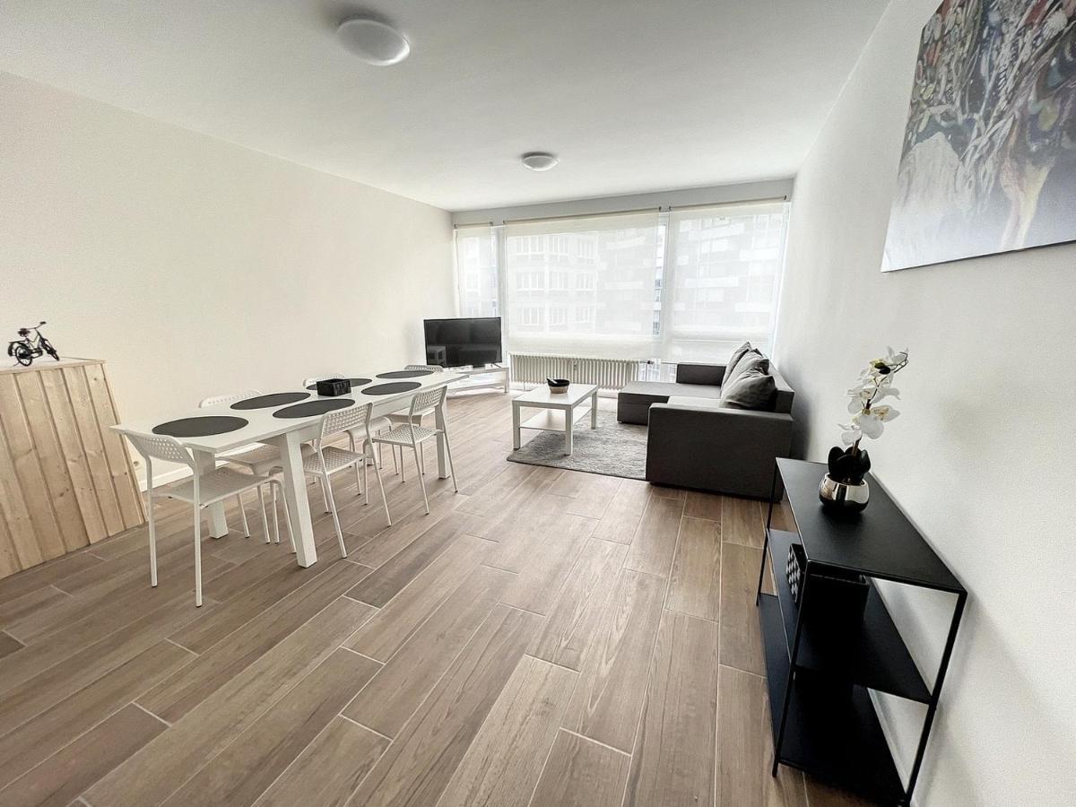 Tirou 5 Centre - Gare - Aeroport Apartment Charleroi Bagian luar foto