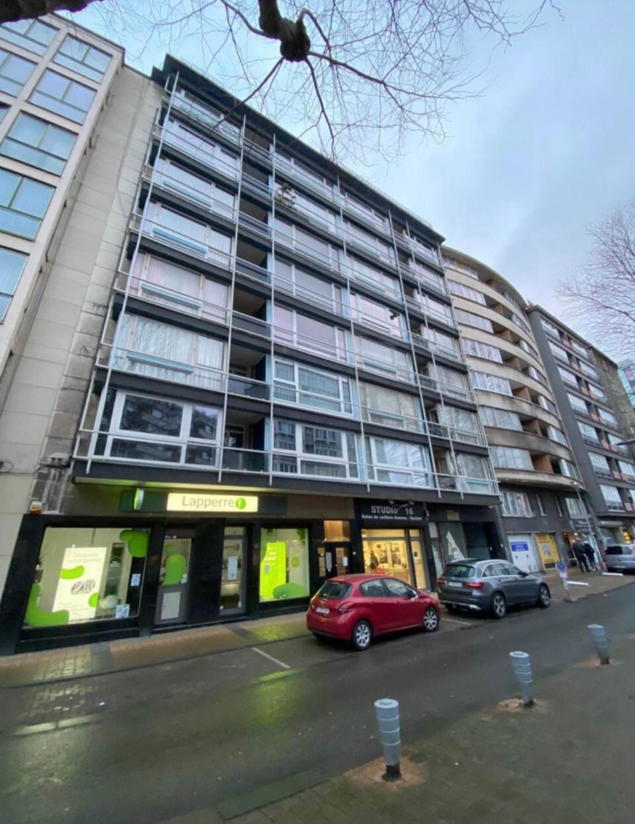 Tirou 5 Centre - Gare - Aeroport Apartment Charleroi Bagian luar foto